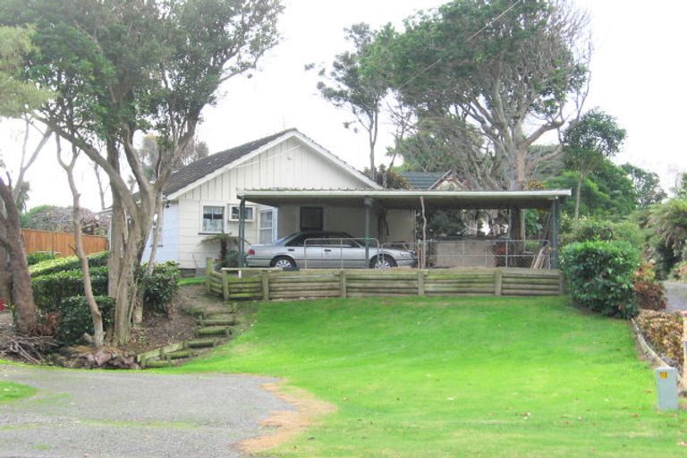 Photo of property in 33 Horopito Road, Waikanae, 5036