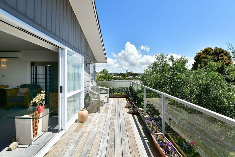 Photo of property in 18 Gledstane Road, Stanmore Bay, Whangaparaoa, 0932
