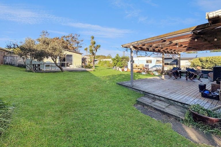 Photo of property in 110 Park Avenue, Waitarere Beach, Levin, 5510