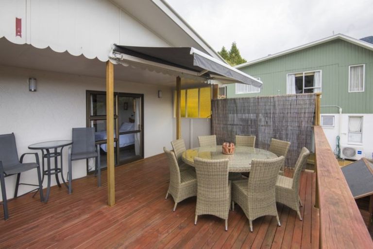 Photo of property in 73 Devon Street, Picton, 7220