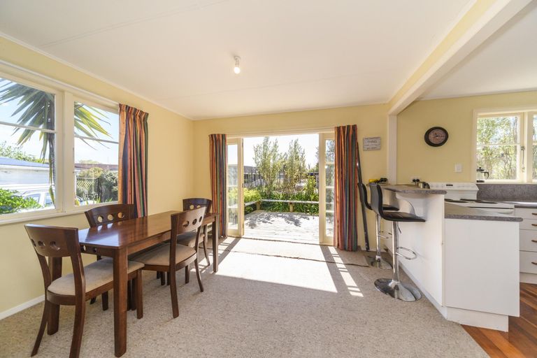 Photo of property in 14 Marsden Place, Awapuni, Palmerston North, 4412