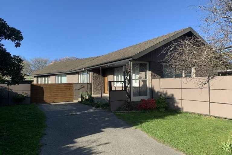 Photo of property in 354 Memorial Avenue, Burnside, Christchurch, 8053