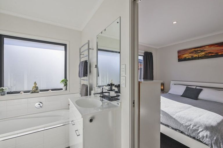 Photo of property in 17 Ragley Way, Rolleston, 7615