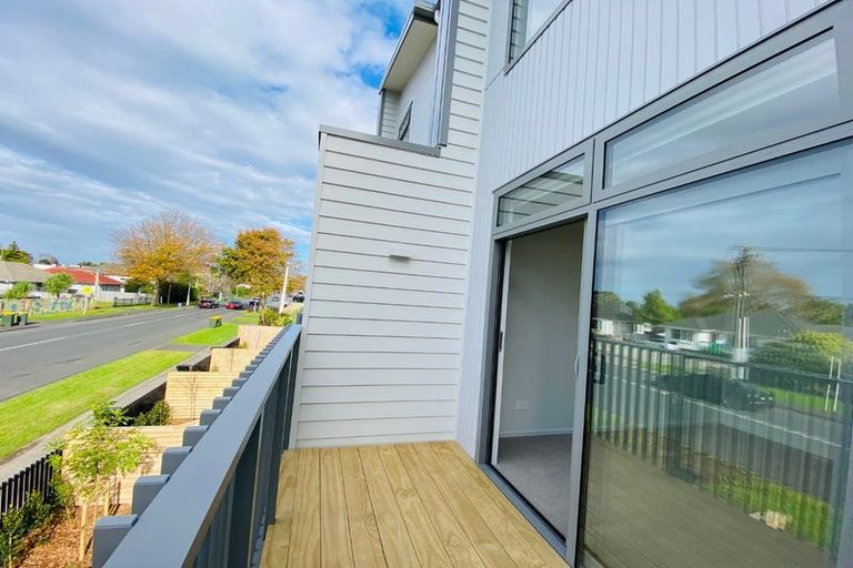 Photo of property in 588e Te Atatu Road, Te Atatu Peninsula, Auckland, 0610
