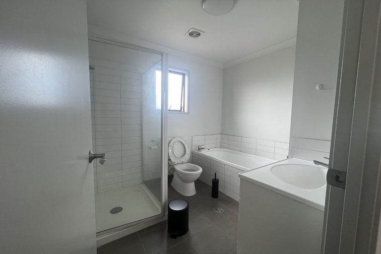 Photo of property in St Claire Village, 1/172 Mcleod Road, Te Atatu South, Auckland, 0610