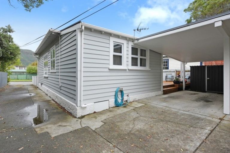 Photo of property in 53 Awamutu Grove, Waiwhetu, Lower Hutt, 5010