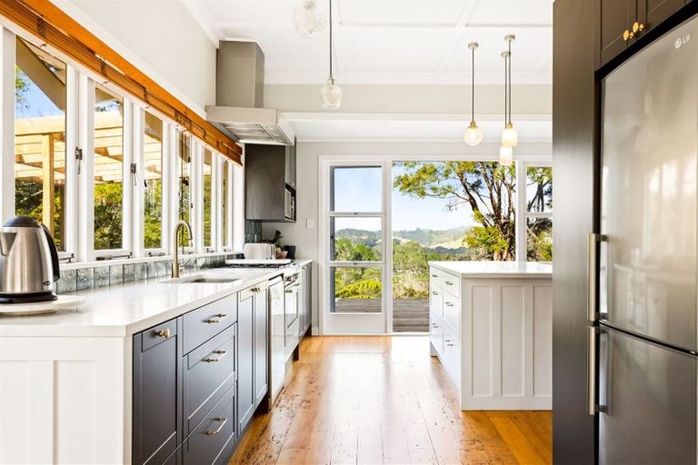 Photo of property in 71 Coulter Road, Henderson Valley, Auckland, 0614