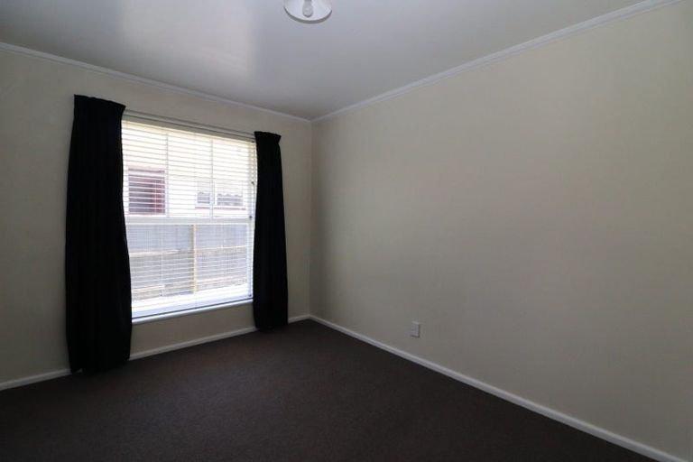 Photo of property in 5 Davidson Crescent, Hornby, Christchurch, 8042