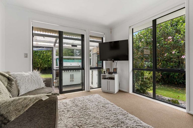 Photo of property in 2 Carrington Drive, Papamoa Beach, Papamoa, 3118