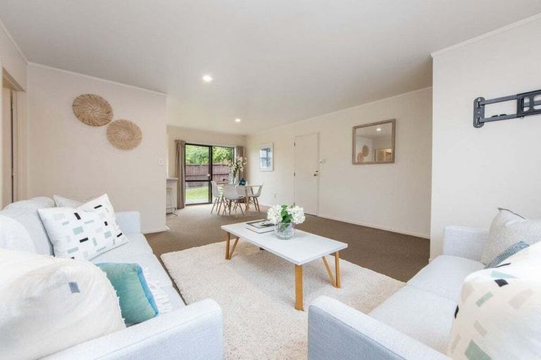 Photo of property in 1/111 Sturges Road, Henderson, Auckland, 0612