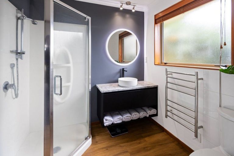 Photo of property in 18 Gibbston Close, Huntington, Hamilton, 3210