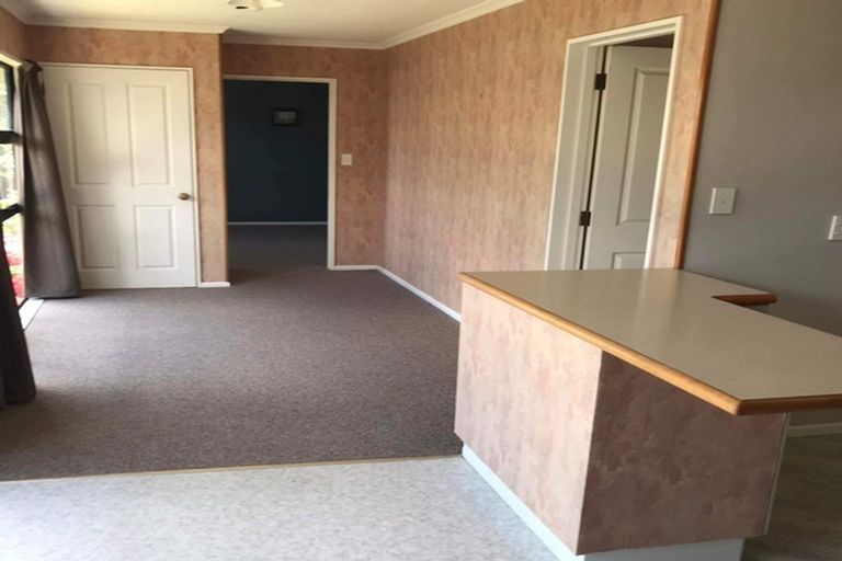 Photo of property in 8a Busby Place, Awapuni, Palmerston North, 4412