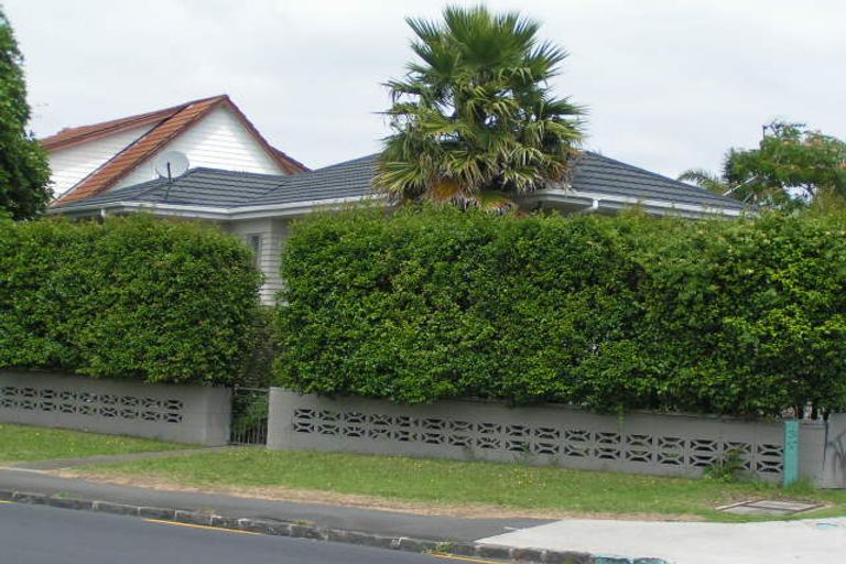 Photo of property in 2/321 Lake Road, Hauraki, Auckland, 0622