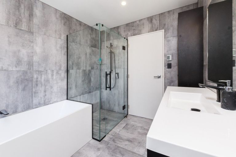 Photo of property in 27 Abby Road, Fitzherbert, Palmerston North, 4410