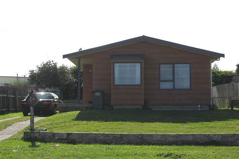 Photo of property in 24 Matai Street, Castlecliff, Whanganui, 4501