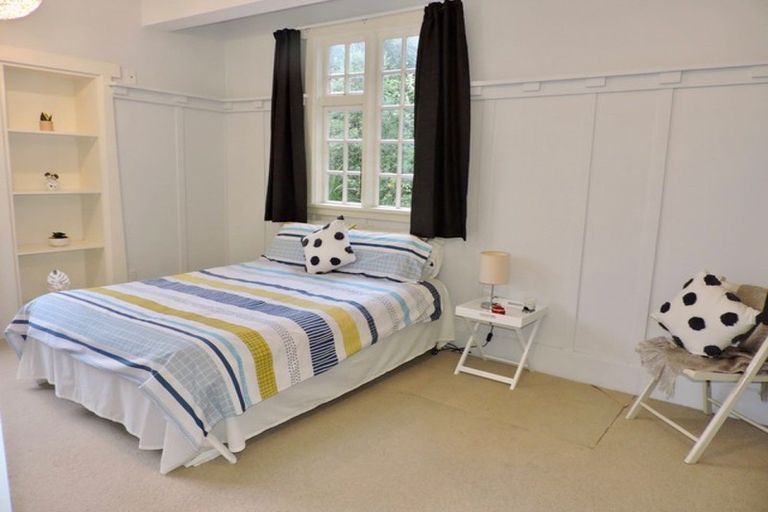 Photo of property in 145 Kelburn Parade, Kelburn, Wellington, 6012