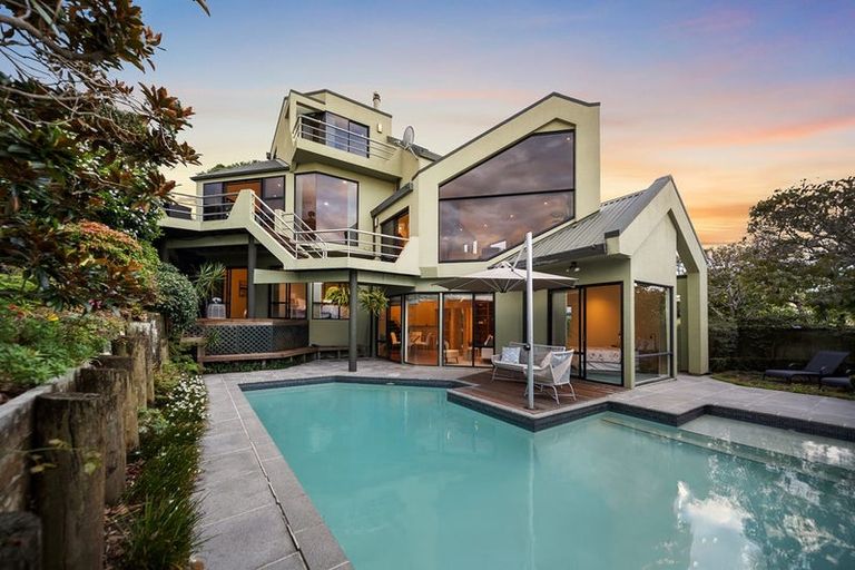 Photo of property in 25 Bucklands Beach Road, Bucklands Beach, Auckland, 2012