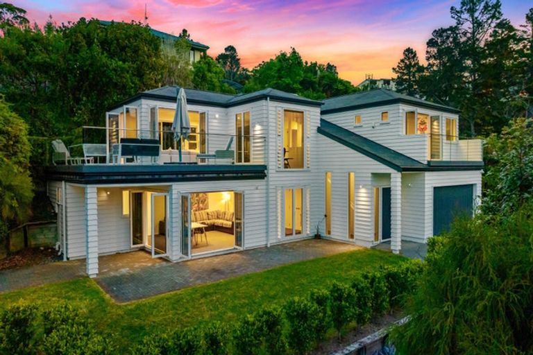 Photo of property in 11 Landvale Court, Browns Bay, Auckland, 0630