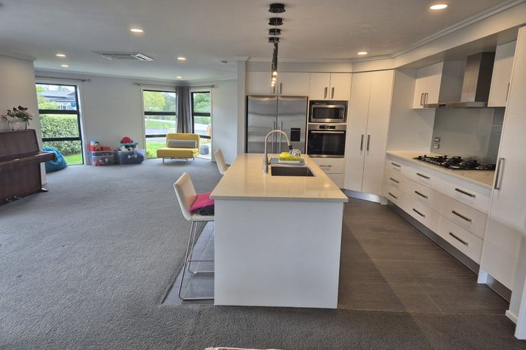 Photo of property in 18 Teatree Close, Huntington, Hamilton, 3210