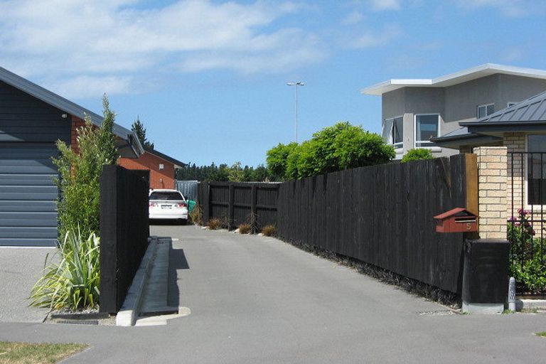 Photo of property in 5 Woodhaven Place, Parklands, Christchurch, 8083