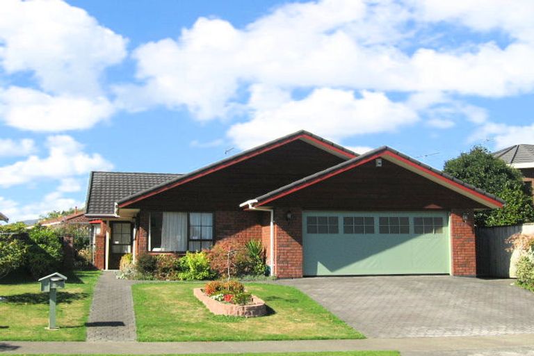 Photo of property in 5 Comeskey Grove, Elderslea, Upper Hutt, 5018