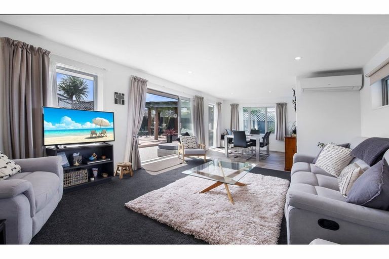 Photo of property in 32a Surfers Place, North New Brighton, Christchurch, 8083