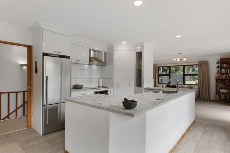 Photo of property in 33 Waikite Road, Welcome Bay, Tauranga, 3112