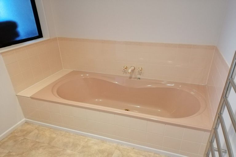 Photo of property in 24 Montclair Rise, Browns Bay, Auckland, 0630