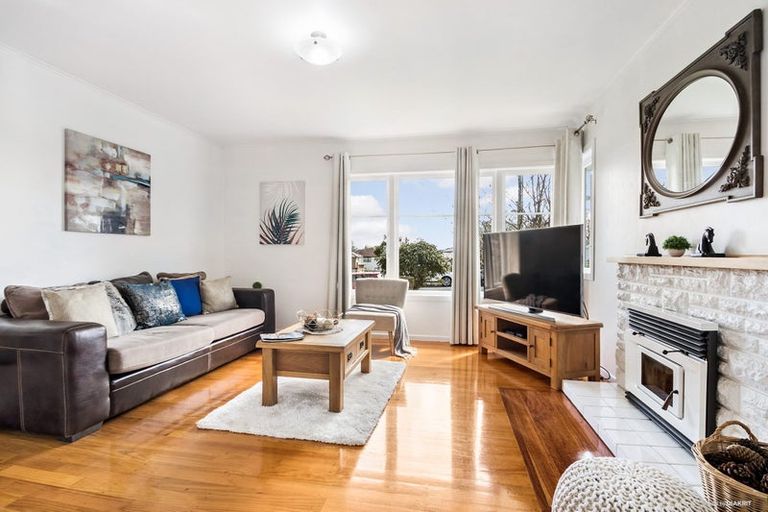 Photo of property in 41 Waipani Road, Te Atatu Peninsula, Auckland, 0610