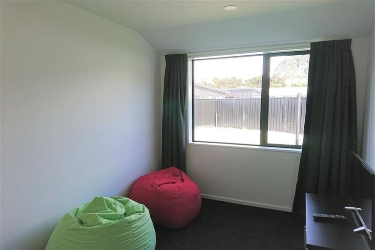 Photo of property in 40 Marbleleaf Lane, Albert Town, Wanaka, 9305