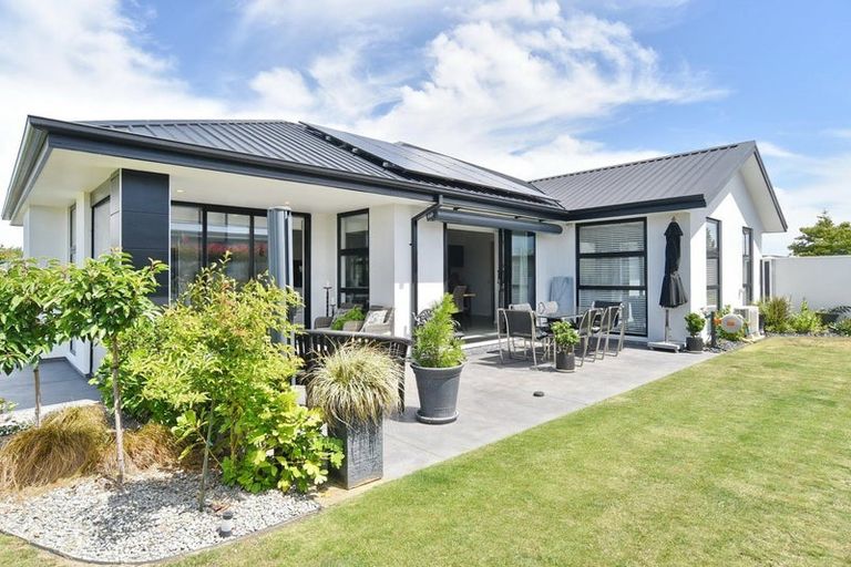 Photo of property in 19 Ballinger Place, Kaiapoi, 7630