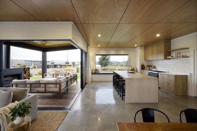 Photo of property in 44 Rangitahi Road, Raglan, 3225