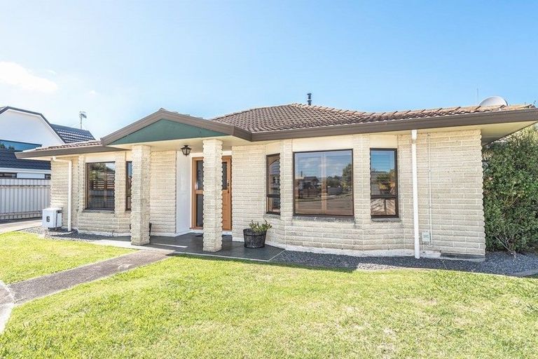 Photo of property in 11 Warwick Place, Springvale, Whanganui, 4501