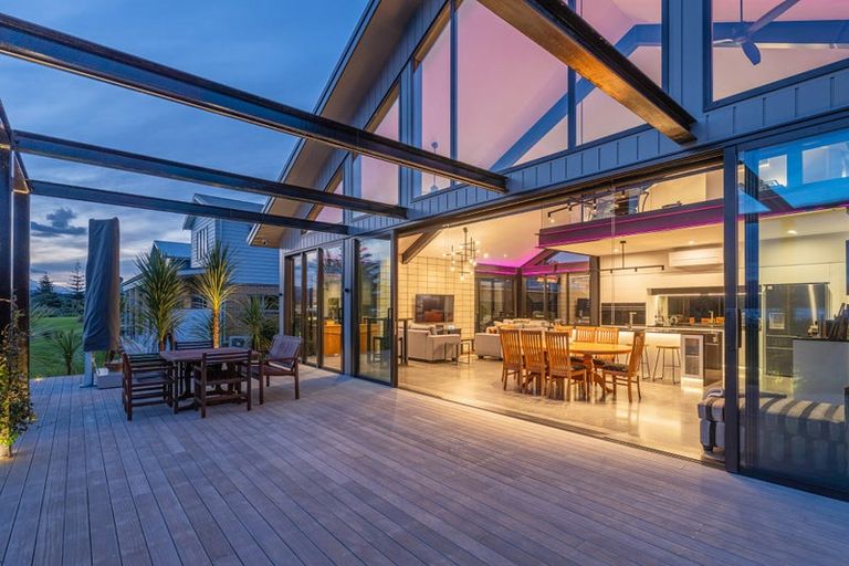 Photo of property in 112 Ti Kouka Crescent, Matarangi, Whitianga, 3592