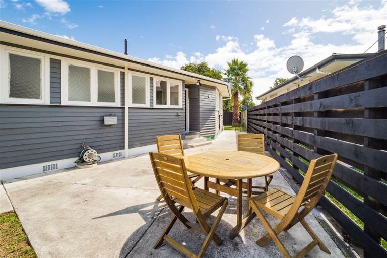 Photo of property in 22 Rhodes Drive, Kelvin Grove, Palmerston North, 4414