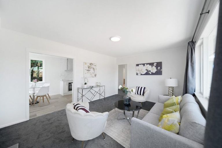 Photo of property in 7 Tarata Crescent, Mangere Bridge, Auckland, 2022