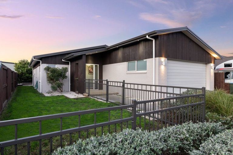 Photo of property in 23 Raiha Street, Papamoa Beach, Papamoa, 3118