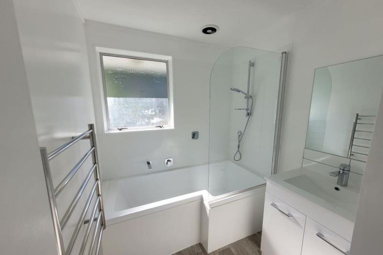 Photo of property in 5c Tahurangi Place, Spotswood, New Plymouth, 4310