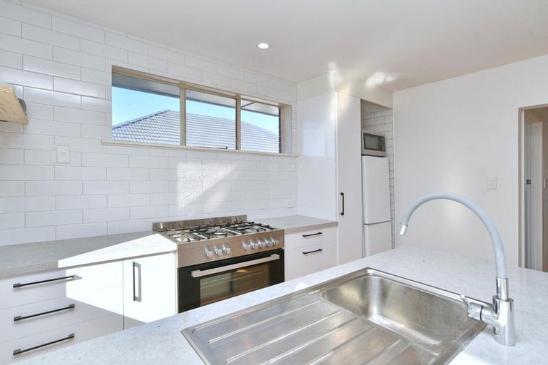 Photo of property in 13 Lyndhurst Crescent, Aranui, Christchurch, 8061