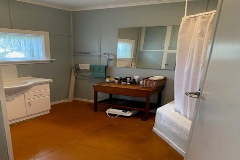 Photo of property in 16 Bank Street, Amberley, 7410