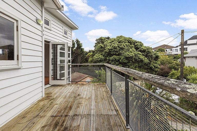 Photo of property in 85a Nevay Road, Miramar, Wellington, 6022