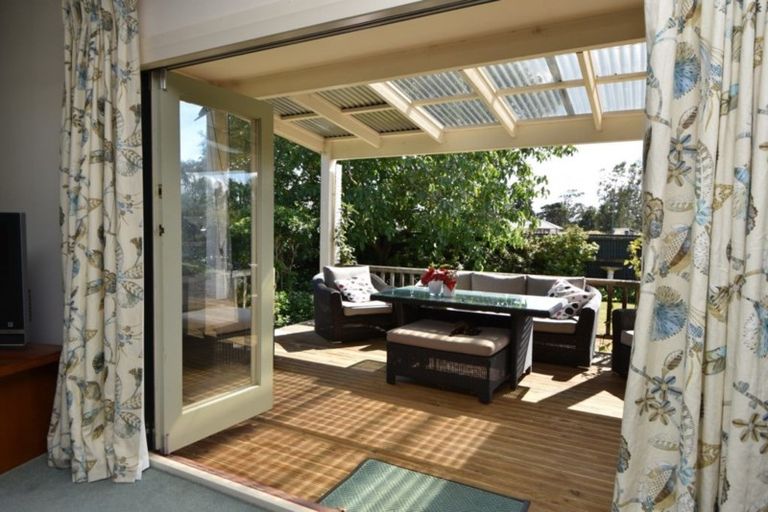 Photo of property in 17 Moreton Road, Carterton, 5713