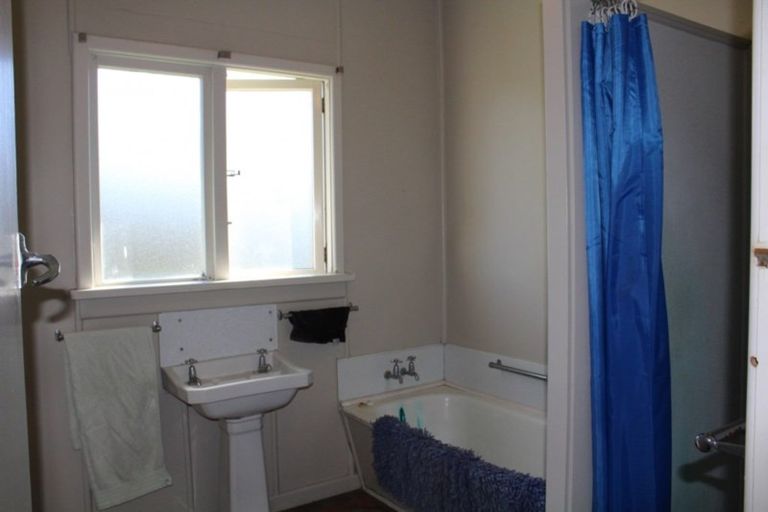 Photo of property in 2 Hillary Street, Winton, 9720