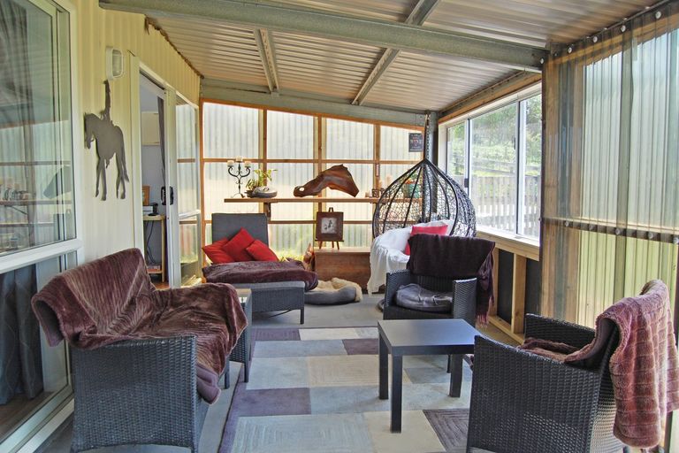 Photo of property in Gibbons Road, Kaiwaka, 0573