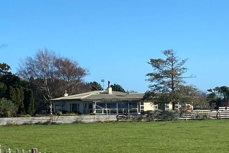 Photo of property in 564 No 1 Line, Longburn, Palmerston North, 4475