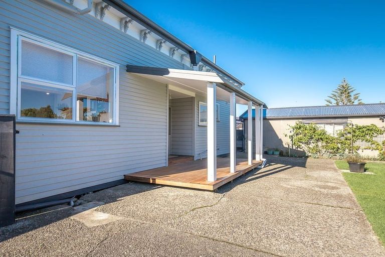 Photo of property in 52 Romilly Street, Westport, 7825