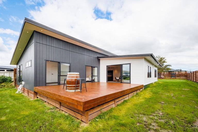 Photo of property in 26 Silicon Way, Fitzherbert, Palmerston North, 4410