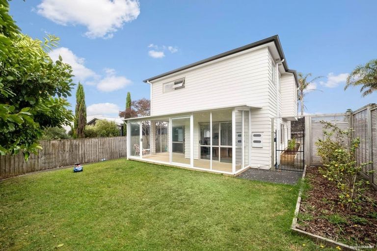 Photo of property in 626d Beach Road, Browns Bay, Auckland, 0630
