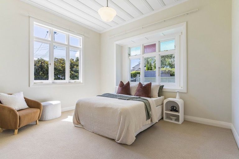 Photo of property in 32 Clarence Road, Northcote Point, Auckland, 0627