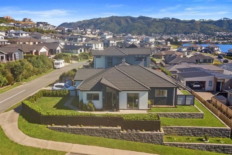 Photo of property in 2 Ihakara Arthur Lane, Aotea, Porirua, 5024